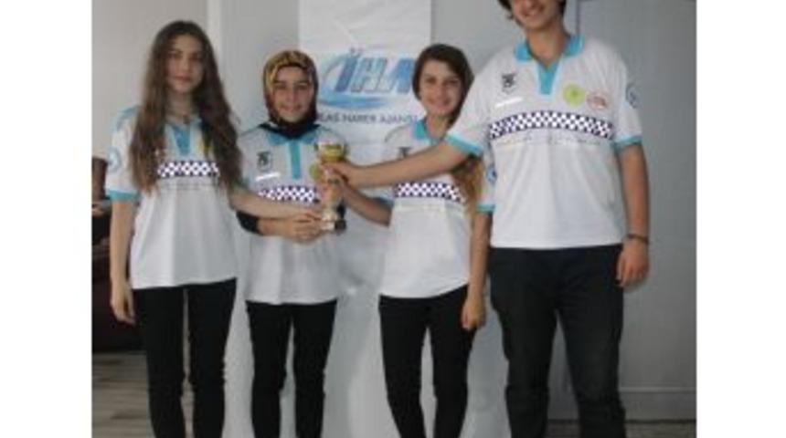 İzmirli &Ouml;ğrenciler, Trafik Olimpiyatları&rsquo;nda 2. Oldu