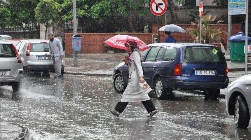 Balıkesir&rsquo;de Sağanak Yağmur