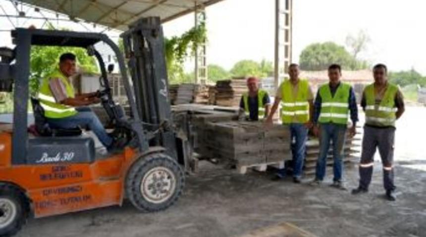 S&ouml;ke Belediyesi Parke Taşı Şantiyesinde Yoğun Mesai