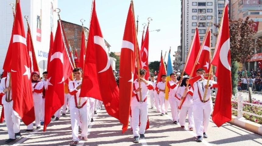 Yarın tatil mi? 31 Ağustos tatil mi? Bankalar, PTT açık mı?