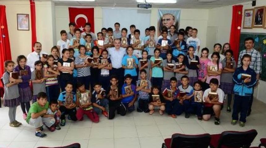Pamukkale'de Başkandan Ortaokul &Ouml;ğrencilerine Kuran Hediyesi