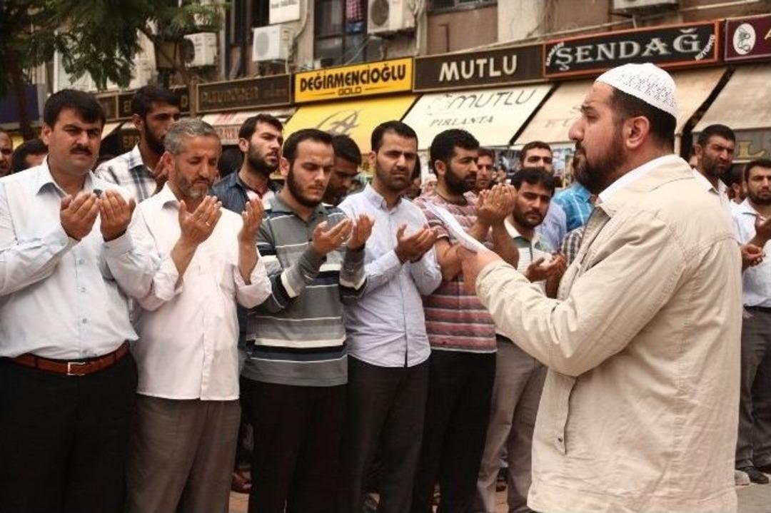 Ayta&ccedil; Baran İ&ccedil;in Adana&rsquo;da Gıyabi Cenaze Namazı