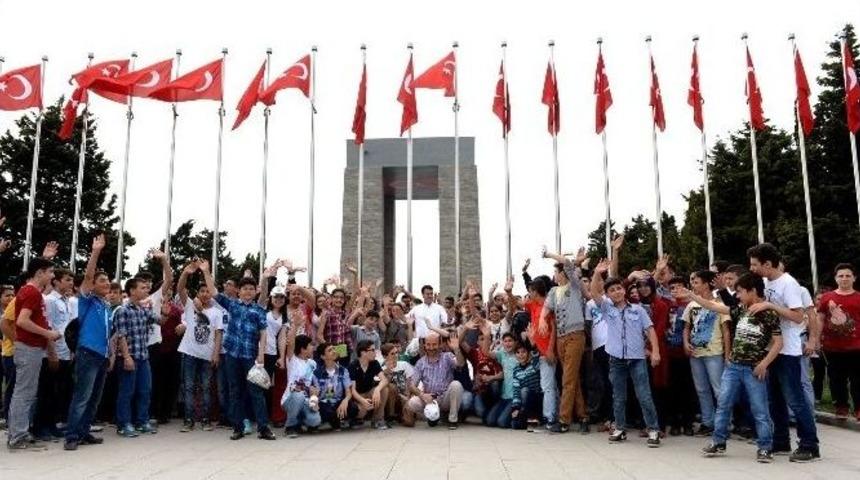 18 Bin &Ouml;ğrenci Destanın Yazıldığı Toprakları Gezdi