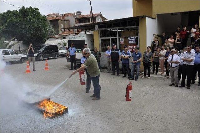 Büyükşehir İtfaiyesi Tatbikat Ve Eğitimlere Devam Ediyor