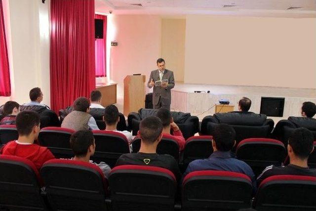 Şair Mehmet Aksu, Şiirin P&uuml;f Noktalarını Anlattı 1