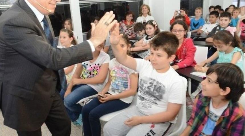 Bozbey&rsquo;den &Ouml;ğrencilere Geri D&ouml;n&uuml;ş&uuml;m Vurgusu