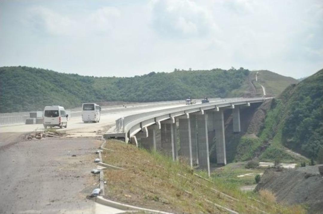 Başkan &Ccedil;ağlayan Ve Orhangazi Kent Konseyi Otoyol İle K&ouml;pr&uuml;y&uuml; İnceledi