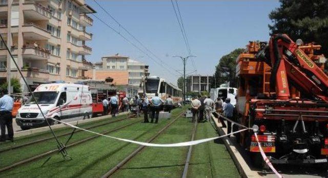 Tramvayın Çarptığı Yaya Öldü