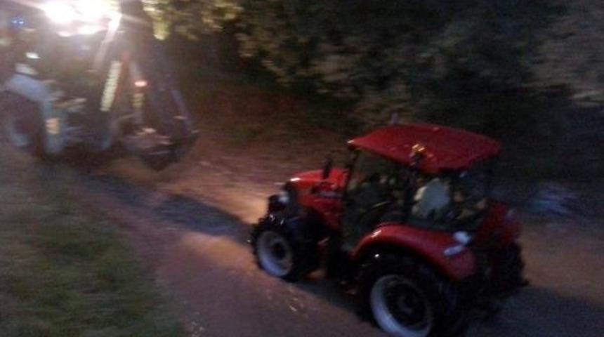 Trakt&ouml;rle Derede Mahsur Kalan Vatandaş Kurtarıldı