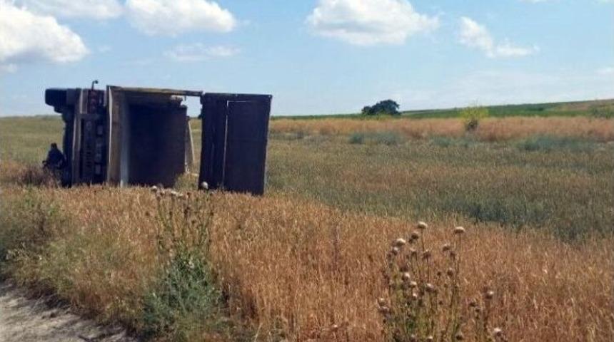Eşini &Ouml;ld&uuml;r&uuml;p Başında Sigara İ&ccedil;en Eski Polis Tır Kazasında &Ouml;ld&uuml;
