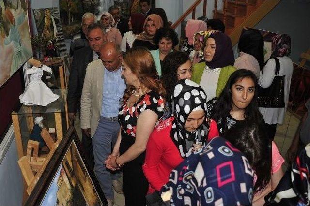 Karaman’da El Sanatları Karma Resim Sergisi Açıldı