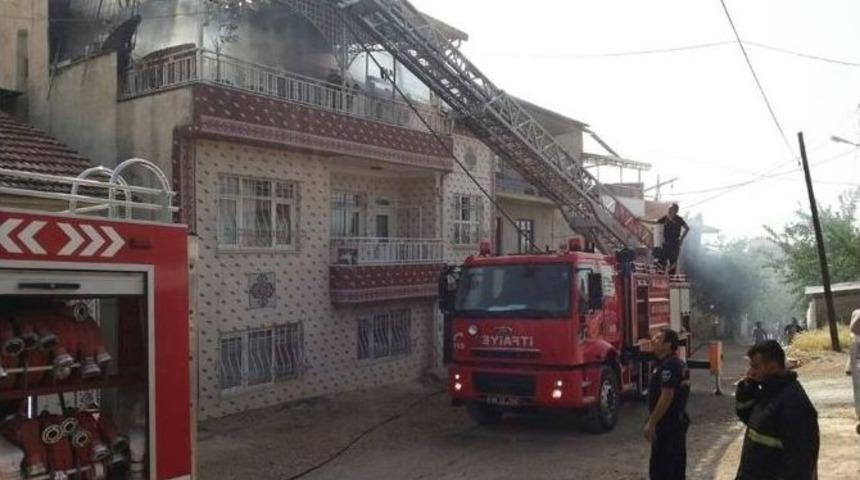 &Ccedil;atı Yangını Korkuttu