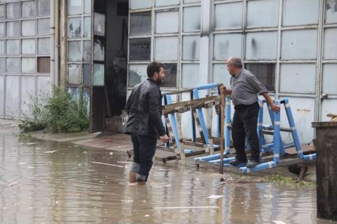 Şiddetli Yağış İneg&ouml;l&rsquo;&uuml; G&ouml;le &Ccedil;evirdi