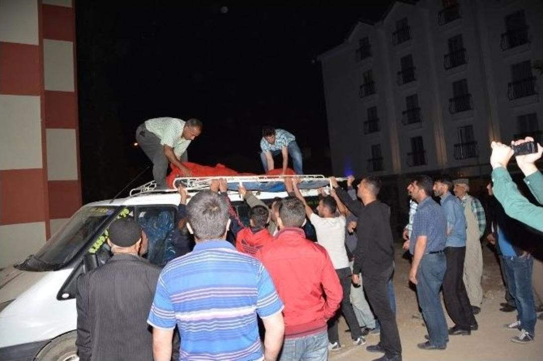 D&ouml;rt Kadın Suya D&uuml;şerek Kayboldu