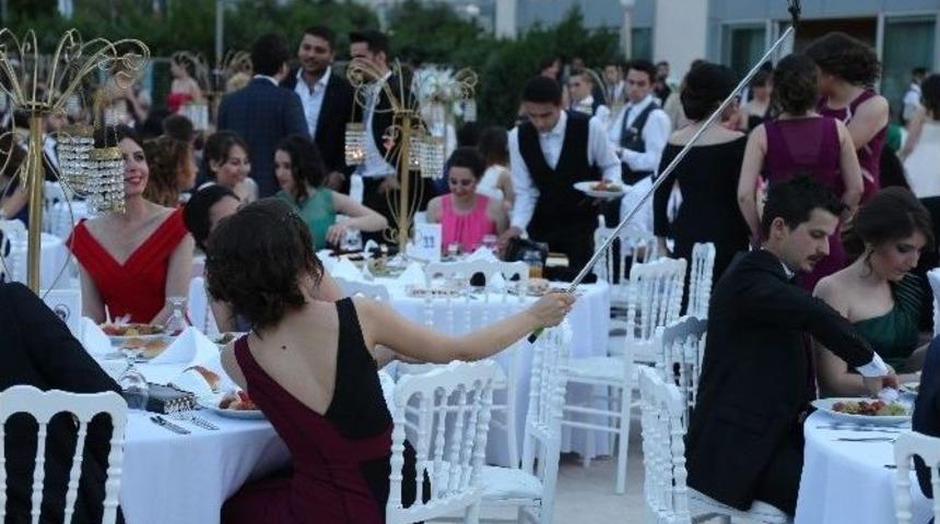 Uludağ &Uuml;niversitesi&rsquo;nde Mezuniyet Heyecanı