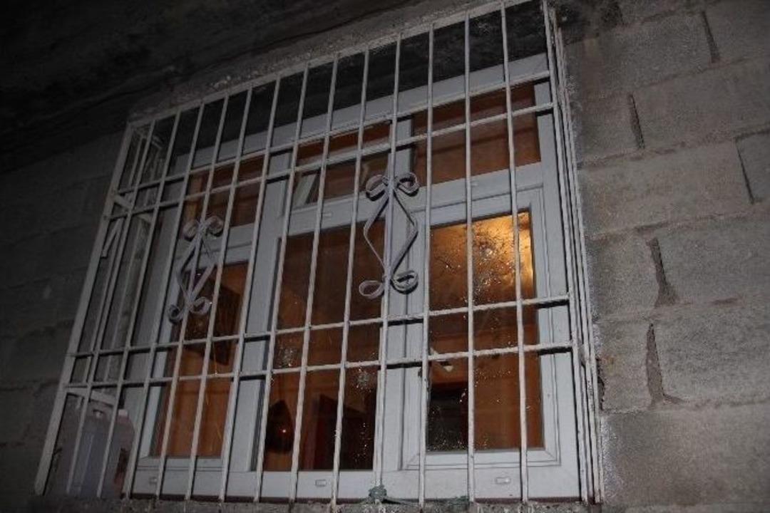 Gaziantep&rsquo;te Farklı Mahallelerdeki 4 Ev Ve Bir Otomobil Uzun Namlulu Silahlarla Tarandı