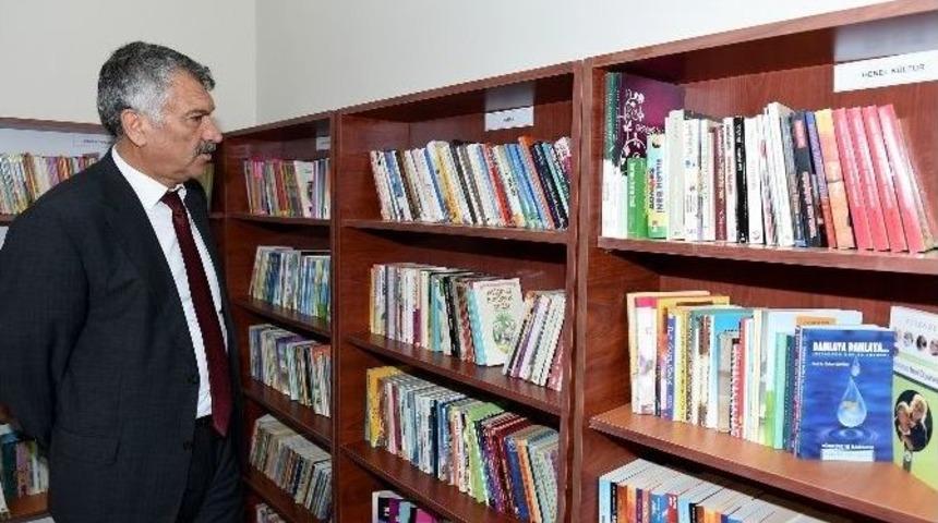 Kardeşlerinin İsmini K&uuml;t&uuml;phanede Yaşatacaklar