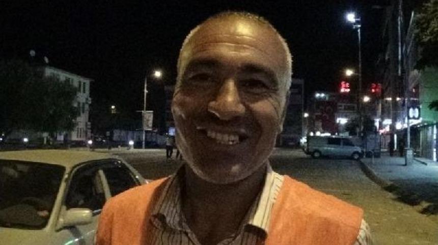 Temizlik Iş&ccedil;isinden &Ouml;rnek Davranış