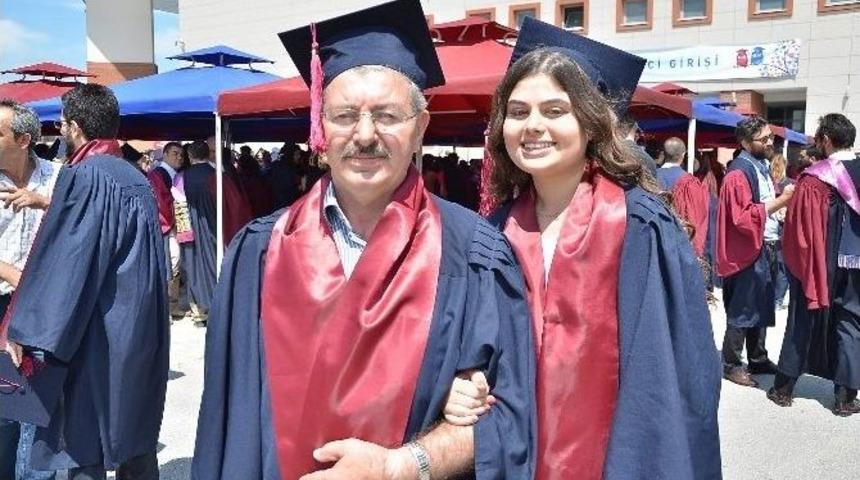 (&ouml;zel Haber) Baba Kız Birlikte Mezun Oldular
