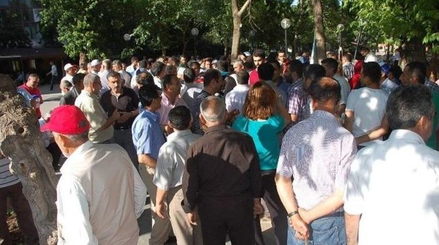 Hizmet-iş&rsquo;ten İş&ccedil;i &Ccedil;ıkarmalara Tepki