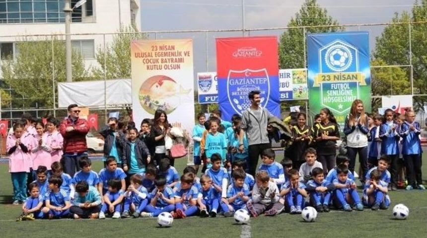 B&uuml;y&uuml;kşehir Futbol Akademisi&rsquo;nde Kayıtlar Devam Ediyor