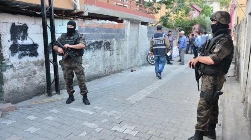 Adana'da Şafak Vakti Huzur Operasyonu: 7 G&ouml;zaltı