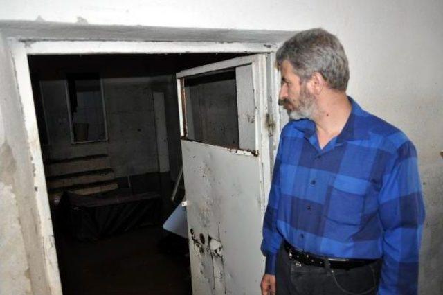 Suriyeli Baba- Kız Kayseri&rsquo;De Su Basan Bodrumda Can Verdi 2