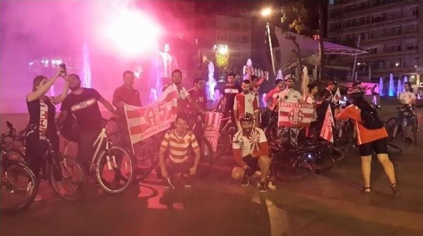 Antalyasporlu Bisiklet&ccedil;ilerden Şampiyonluk Turu