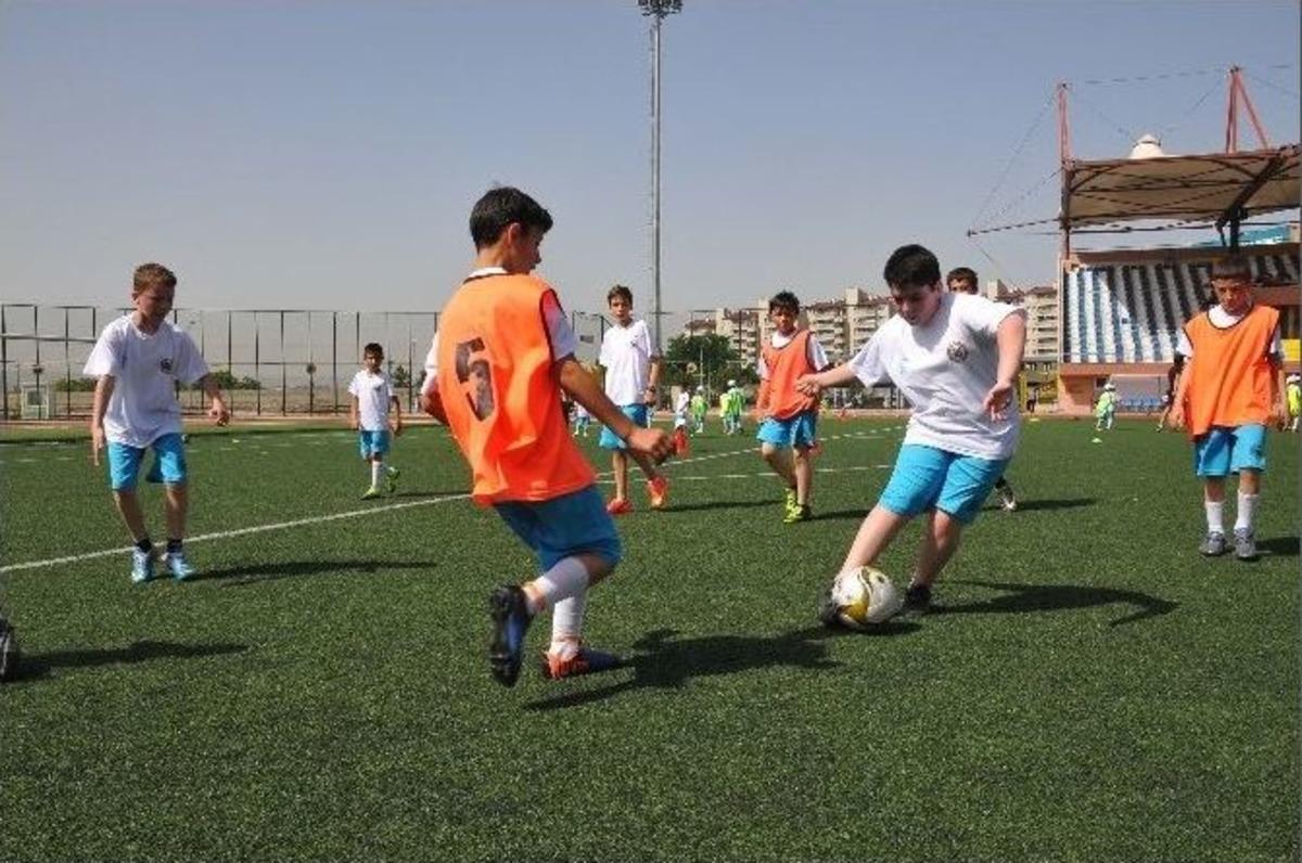 Yenimahalle&rsquo;de &Ouml;ğrencileri Eğlenceli Bir Tatil Bekliyor