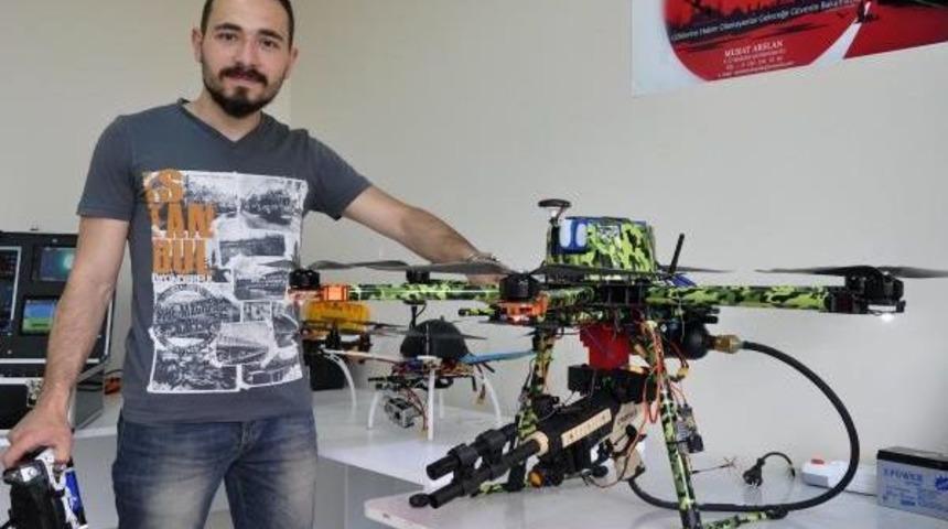 M&uuml;hendislik &Ouml;ğrencisi Silahlı Insansız Hava Aracı Yaptı