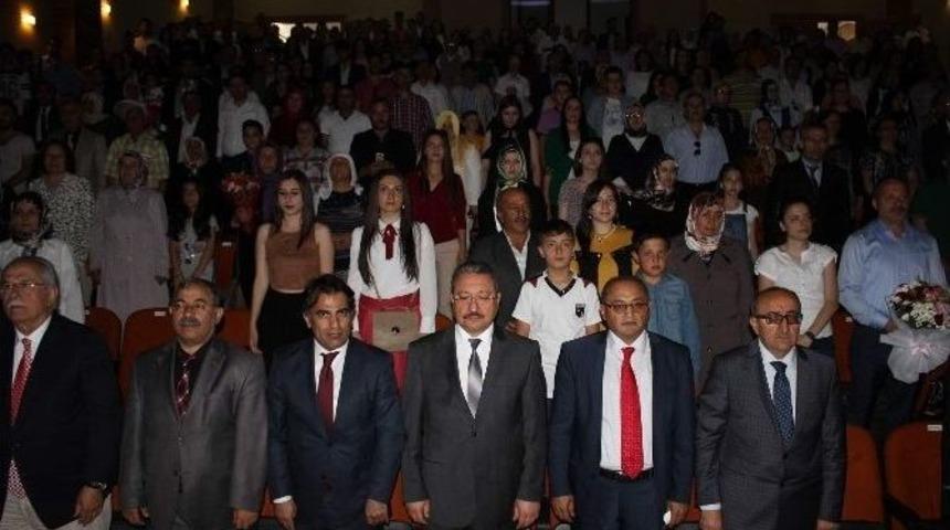 İletişim Fak&uuml;ltesi&rsquo;nde Mezaniyet Heyecanı