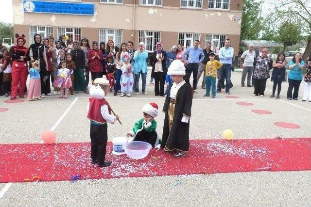 Sungurlu Myo Öğrencileri Kostüm Şenliği Düzenledi