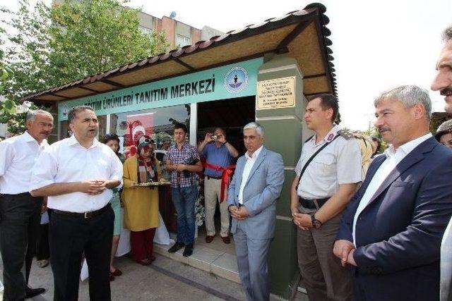 Saruhanlı’da Halk Eğitim Ürünleri Tanıtım Merkezi Açıldı 2