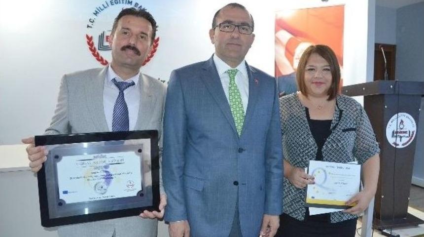 Edirne Şehit Asım İlkokulu&rsquo;na &rsquo;ulusal Kalite Ve Avrupa Kalite&rsquo; &Ouml;d&uuml;l&uuml; Verildi