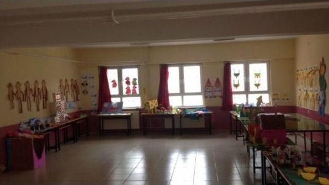 Karbasan Anasınıfı &Ouml;ğrencilerinin Yılsonu Sergisi 1