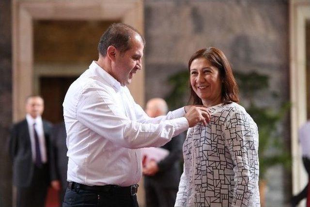 &Ccedil;orum&rsquo;dan Milletvekili Se&ccedil;ilen Kurt, Meclise Eşi İle Birlikte Geldi 1