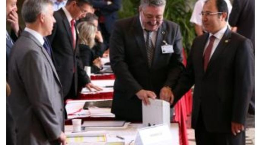 Tbmm'de Milletvekili Kayıtları Devam Ediyor