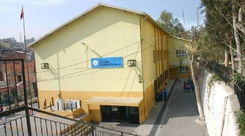 &Ouml;ğrencileri Taciz Ettiği Iddia Edilen M&uuml;d&uuml;r Yardımcısı Tutuklandı