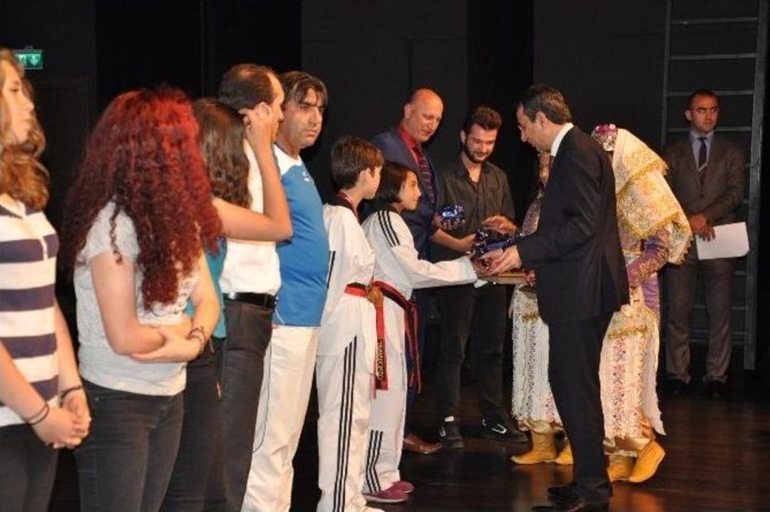 &Ccedil;erkezk&ouml;y &rsquo;yıldızlarıyla&rsquo; Buluştu