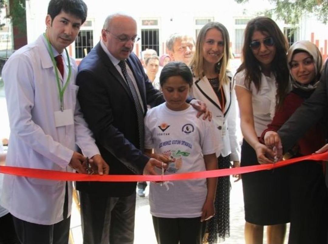 &Ouml;ğrencilerin Bilim Sergisi B&uuml;y&uuml;k İlgi G&ouml;rd&uuml;