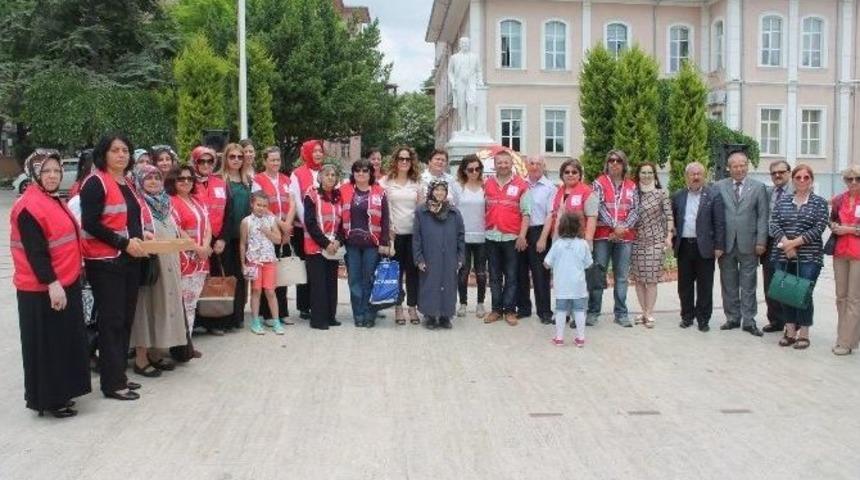T&uuml;rk Kızılayı Tekirdağ Şube Başkanı Hamiyet &Ccedil;izen: