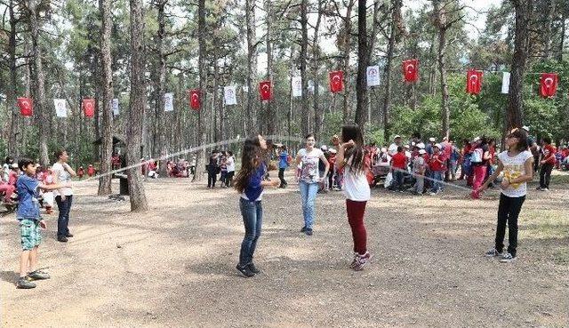 Bilgi Evi Öğrenciler Stres Attı