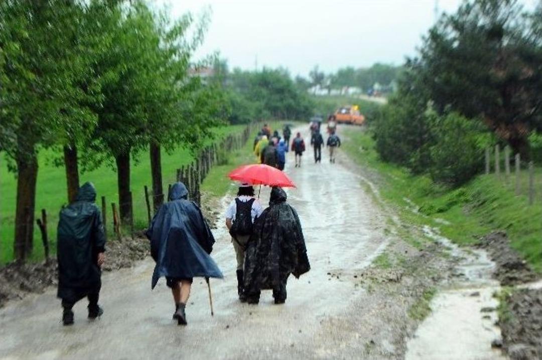 Atat&uuml;rk Ve İstiklal Y&uuml;r&uuml;y&uuml;ş&uuml; Devam Ediyor