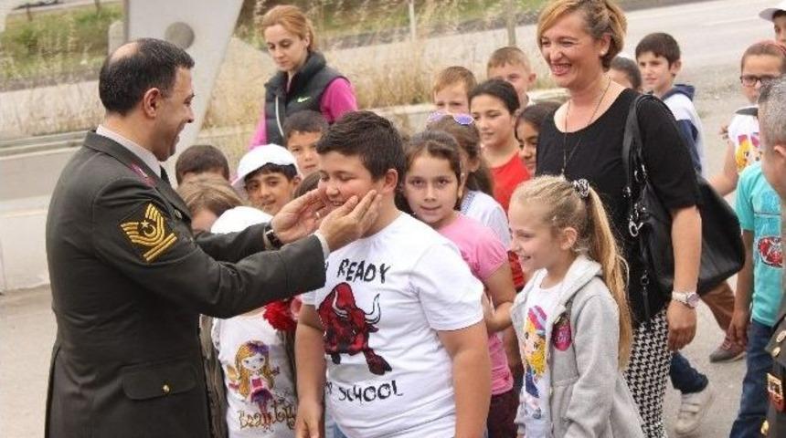 &Ouml;ğrencilerden Jandarma Ziyareti