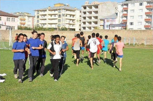 (özel Haber) - Muş’ta Kız Çocukları Atletizme Gönül Verdi