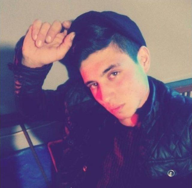 Parkta Komaya Giren 16 Yaşındaki &Ccedil;ocuk Hastanede &Ouml;ld&uuml; 2