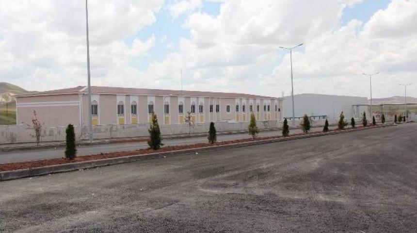 Ayhan, Et Entegre Tesisinde İncelemelerde Bulundu