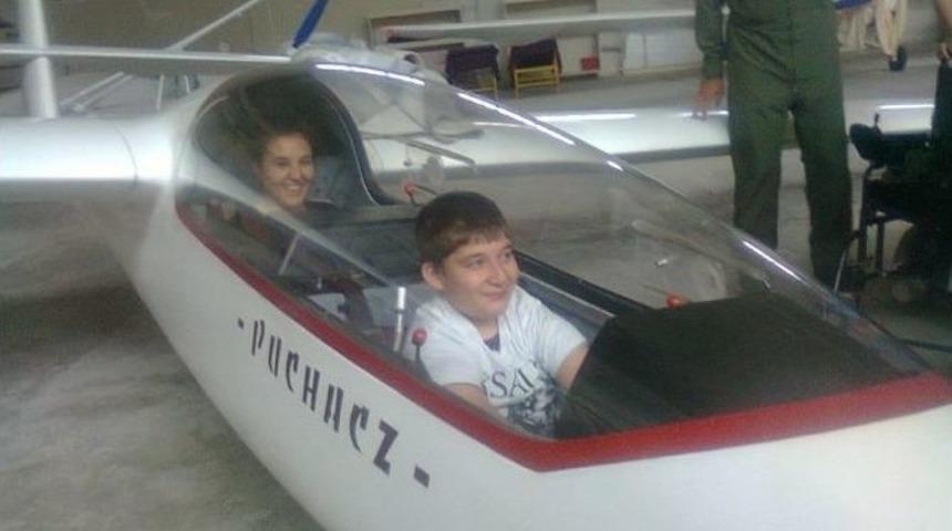 Bozüyük Engelliler Derneği Üyeleri İnönü Havacılık Eğitim Merkezi’ni Gezdi