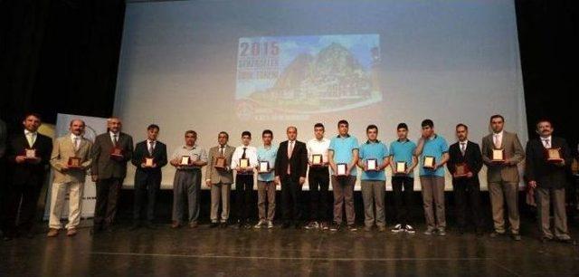 Amasya’da Eğitimin Şehzadeleri Ödüllendirildi
