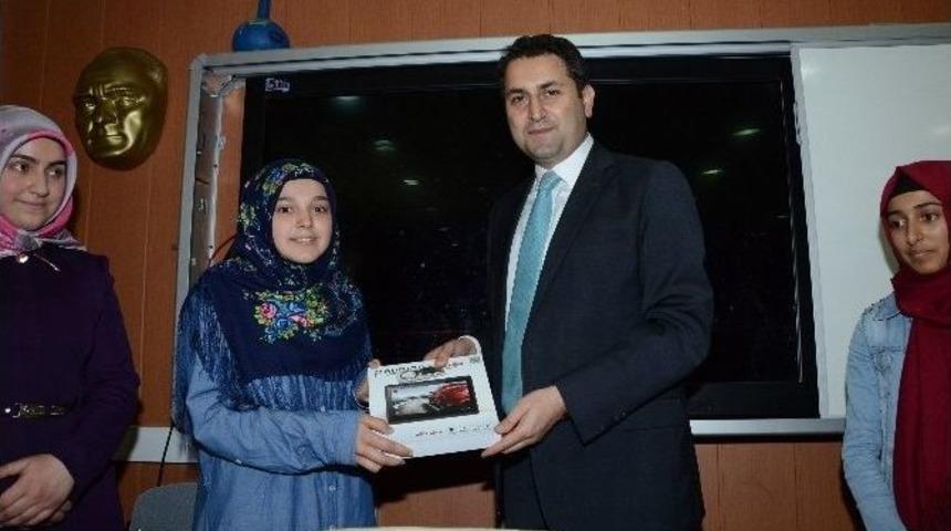 Başkan Eroğlu&rsquo;ndan Sınıf Birincilerine &Ouml;d&uuml;l